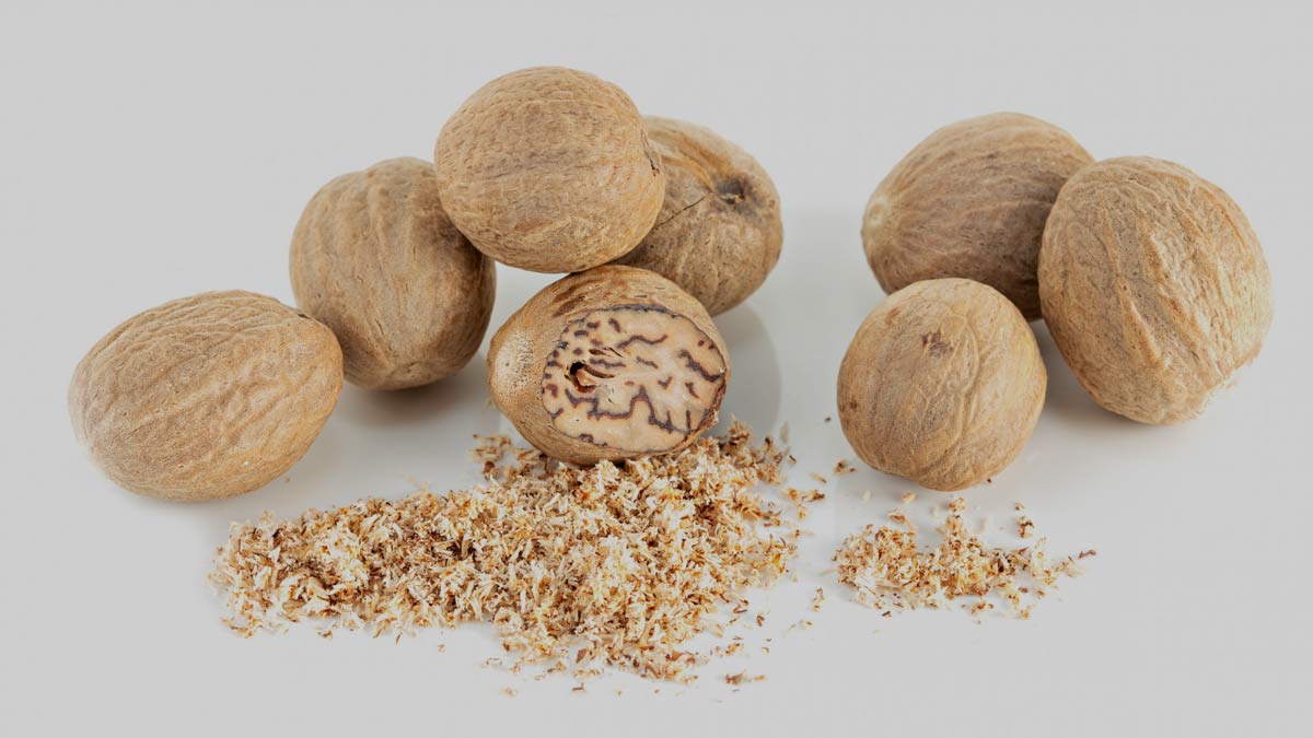 nutmeg for pimples inside