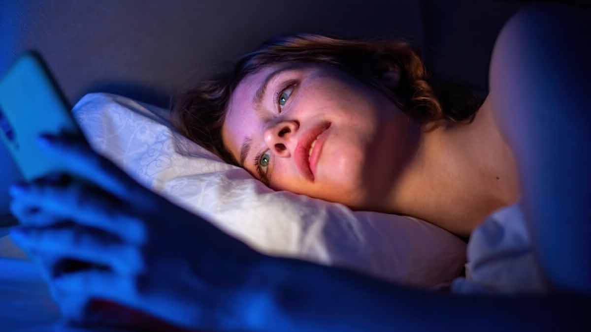 रात को देर से सोने की आदत शरीर को पहुंचाती हैं नुकसान, हो सकती हैं ये 5 बीमारियां