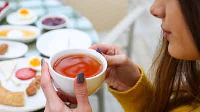 गले की खराश और कफ से छुटकारा दिलाएगी अनार के छिलके की चाय, जानें अन्य फायदे