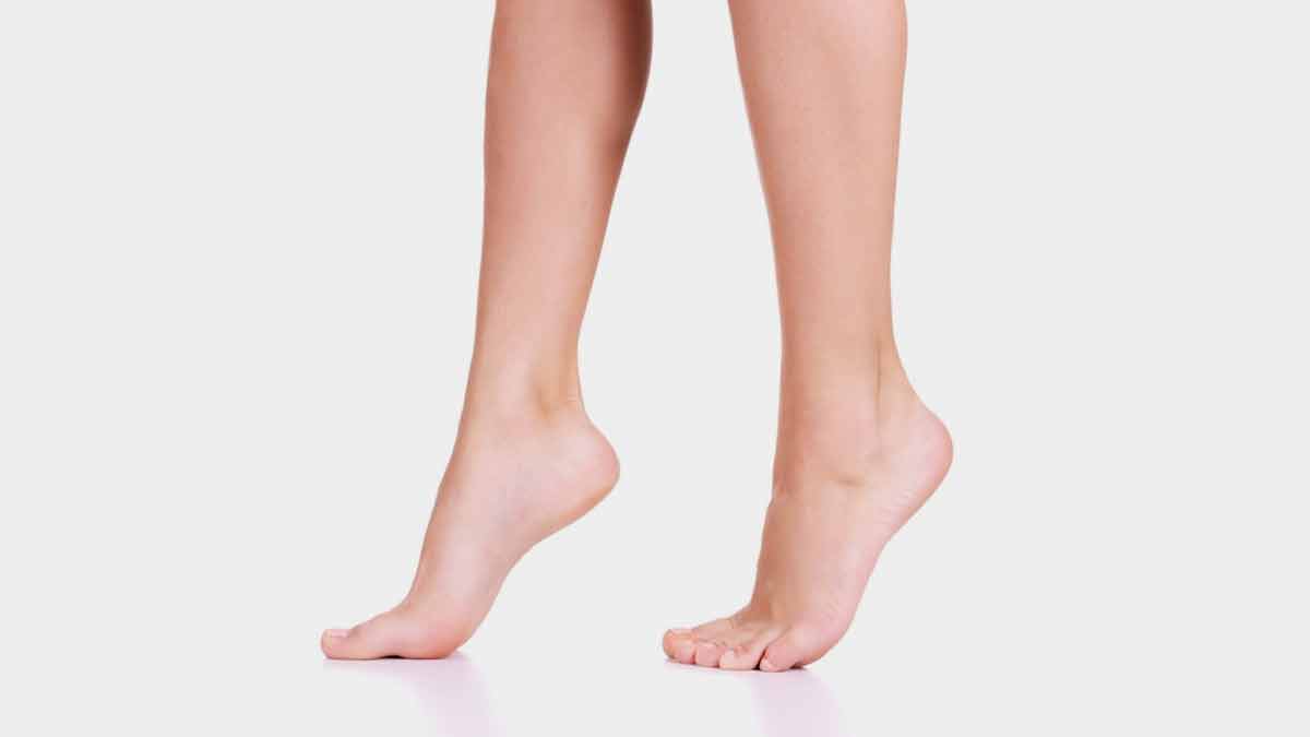 पैरों का कालापन दूर करने के लिए आजमाएं ये 5 घरेलू उपाय