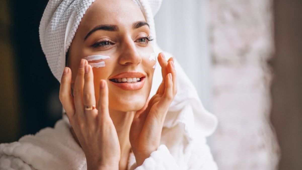  How to Get Rid of Sticky Skin in Hindi