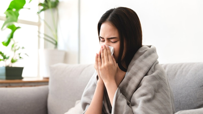 मॉनसून में जल्दी पड़ते हैं बीमार? Low Immunity का कारण हो सकती हैं ये 5 गलत‍ियां 