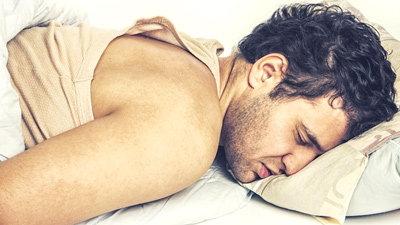 सोते समय बेचैनी हो तो क्या करें? जानें एक्सपर्ट की राय