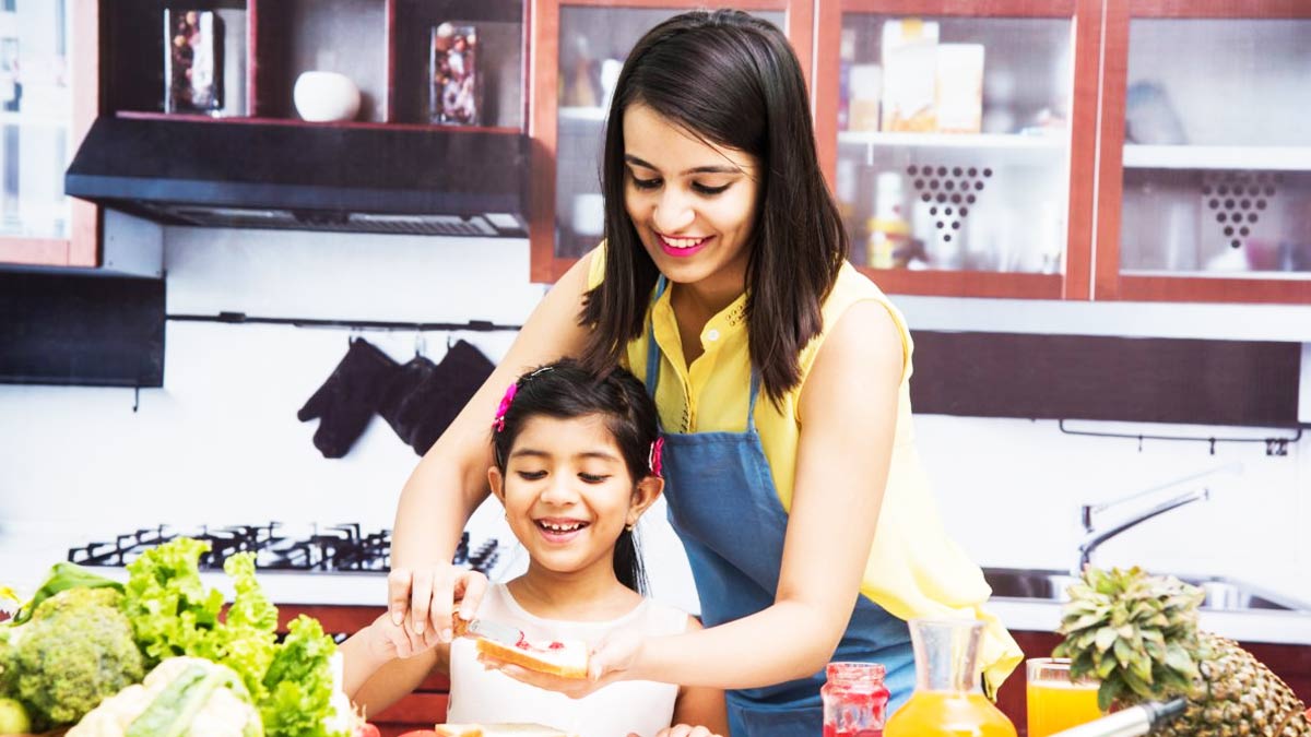 How to Teach Baby to Eat by Himself