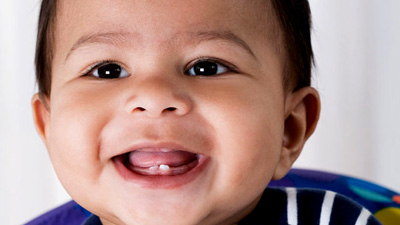 बच्चे को पहली बार डेंटिस्ट के पास कब ले जाएं?