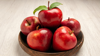 ब्लोटिंग की समस्या से बचने के लिए खाएं ये 5 फल 