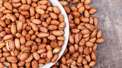 तेजी से वजन घटाने के लिए नाश्ते से पहले खाएं भीगी हुई मूंगफली, ज्यादा बर्न होगा फैट