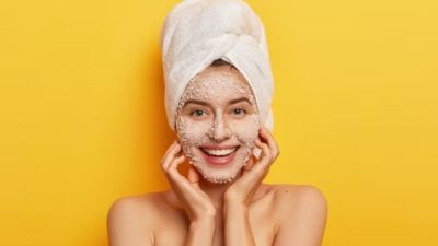सेंसिटिव स्किन के लिए बेस्ट हैं ये होममेड फेस स्क्रब, आप भी जरूर करें ट्राई