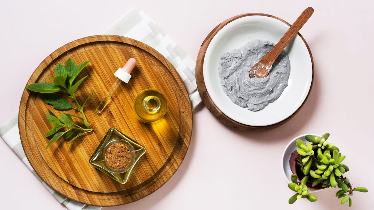 5 Types of Clay Mask for Glowing Skin in Hindi