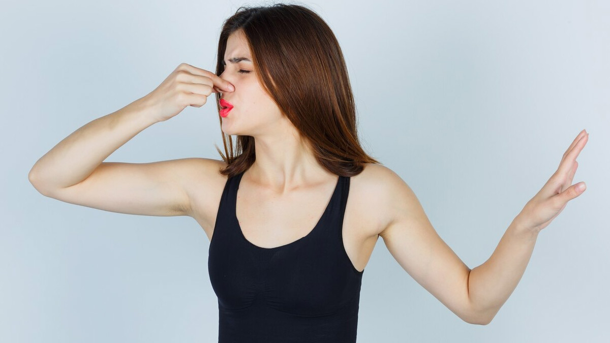 Lemon To Cure Body Odour In Hindi