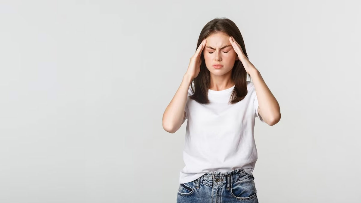 Migraine vs. Chronic Migraine: माइग्रेन और क्रोनिक माइग्रेन में क्या अतंर है? डॉक्टर से जानें