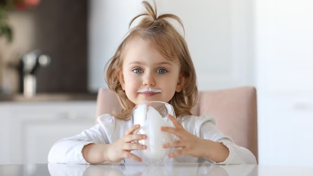 7 Ways To Make Milk Healthier And Tastier For Kids 