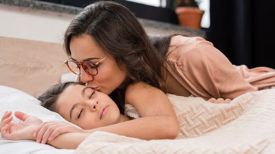 Sleep Talking: बच्चा सो रहा है, तो उसके साथ करें बातचीत, मिलते हैं कई जबरदस्त फायदे
