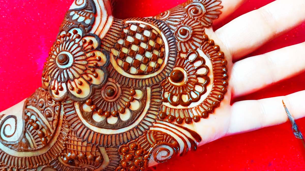 Reviving traditional mehendi drawing using jackfruit sap stencils | Bakrid  Special