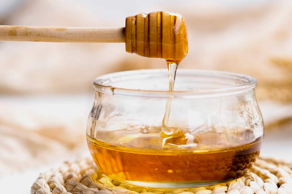 Honey For Skin Care: Here Is How Applying Honey To Your Face Can Be ...