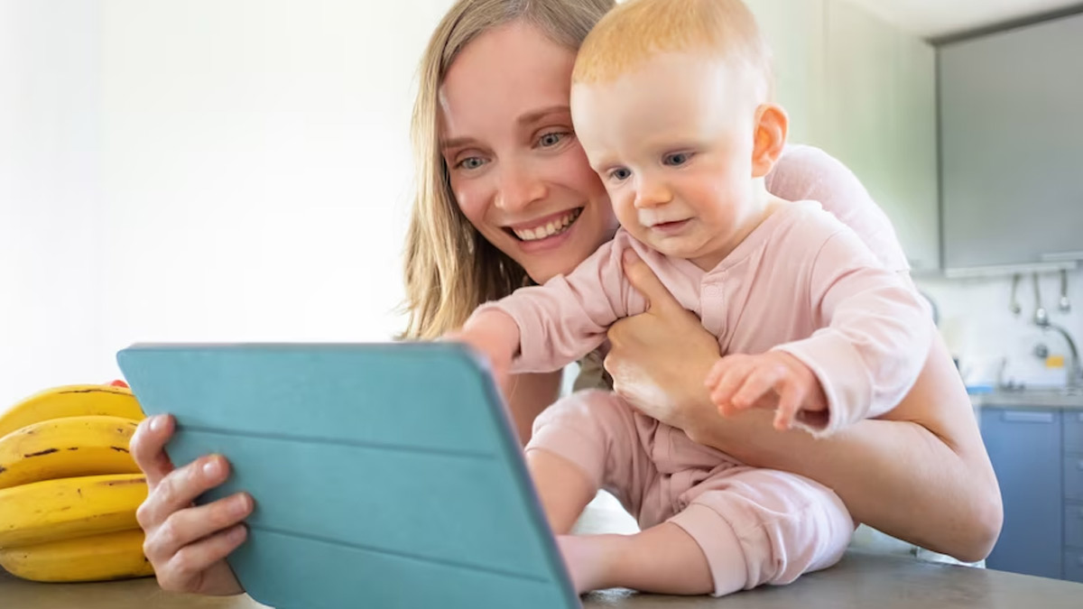 Screen-Time-Exposure-At-Age-One-Could-Harm-Baby-Development