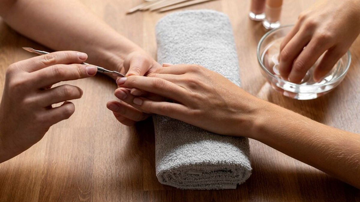 treating-cuticles