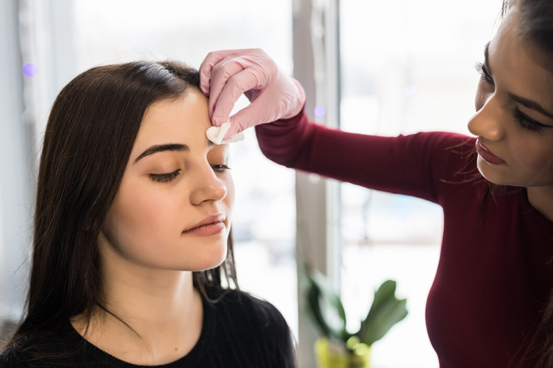 आइब्रो में डैंड्रफ होने के कारण और बचाव के उपाय | Eyebrow Dandruff ...