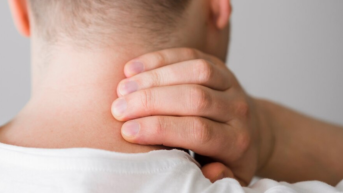 Head And Neck Cancer: How To Self-Examine For Tumour Presence