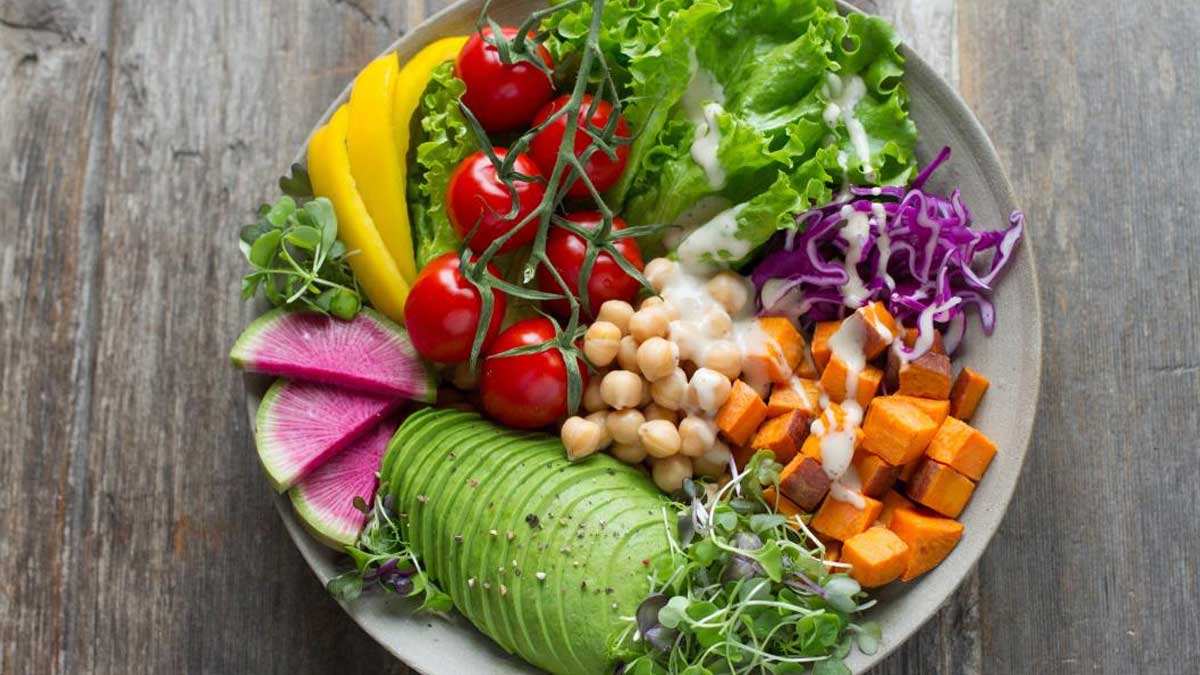 Vegan Diet: वीगन डाइट लेने से बेहतर होती है हार्ट हेल्थ, जानें इस डाइट में क्या शामिल करें और क्या नहीं?