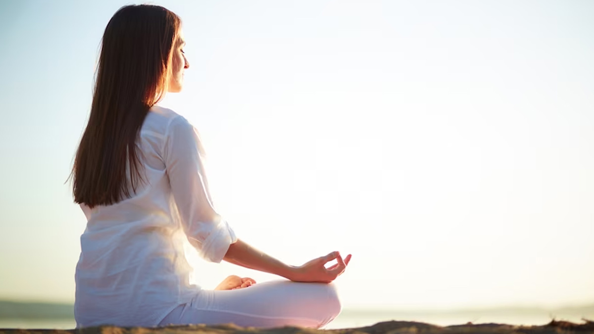 Can Meditation Improve Your Eating Habits? Here's What You Should Know 