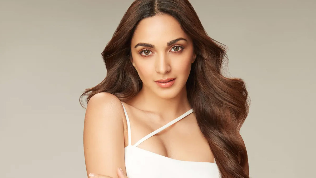 बेहद फिट दिखती हैं एक्ट्रेस कियारा आडवाणी, खुद को मेनटेन करने के लिए फॉलो करती हैं ये रूटीन 