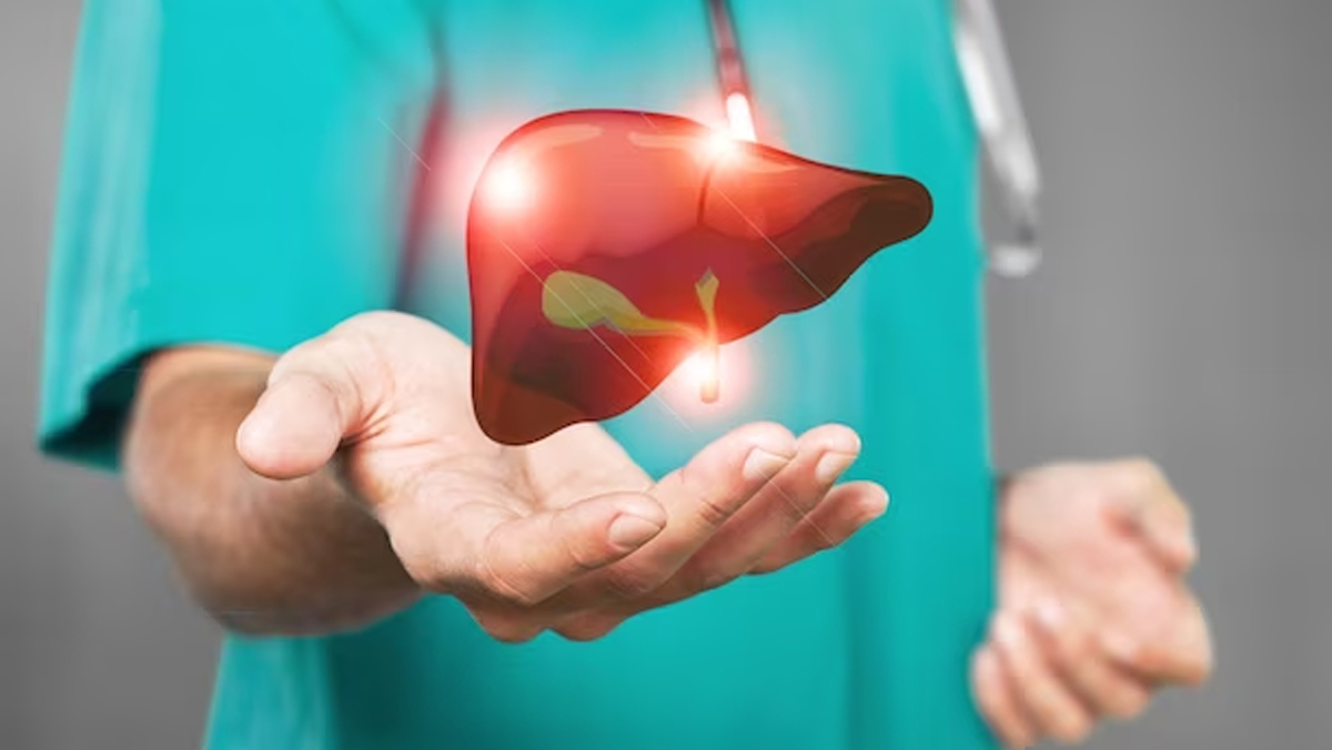 Bhringraj Juice Benefits To Detox Liver