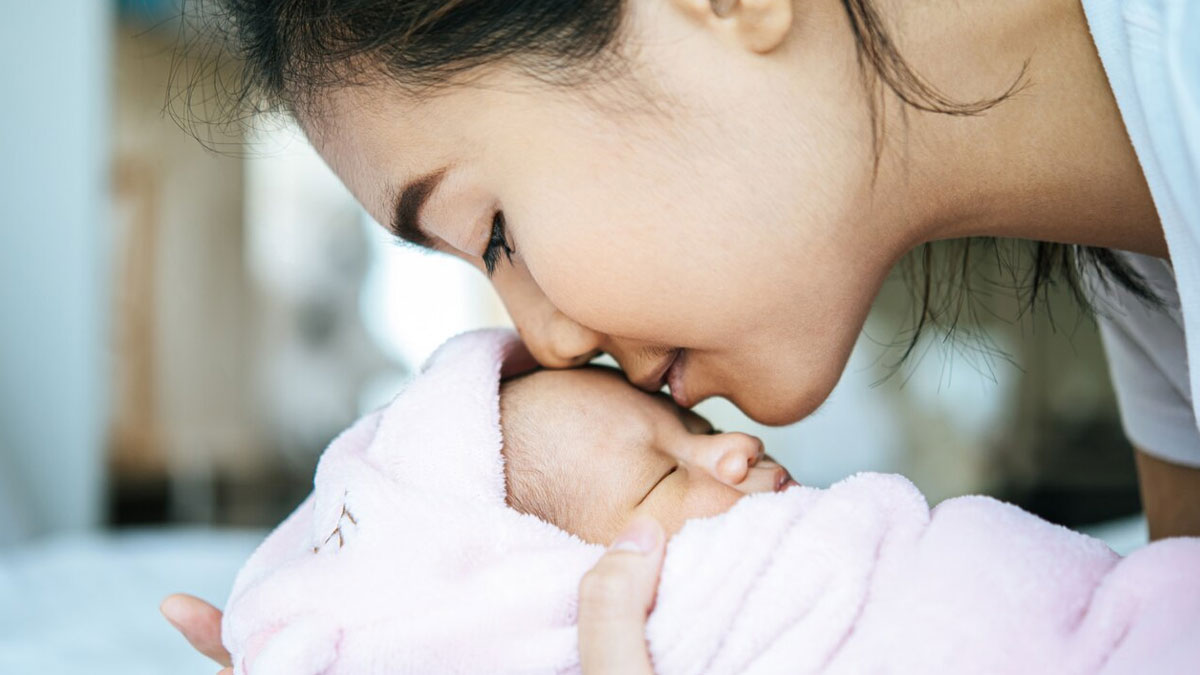 Breastfeeding Challenges During Winter Tips To Cope With It In Hind