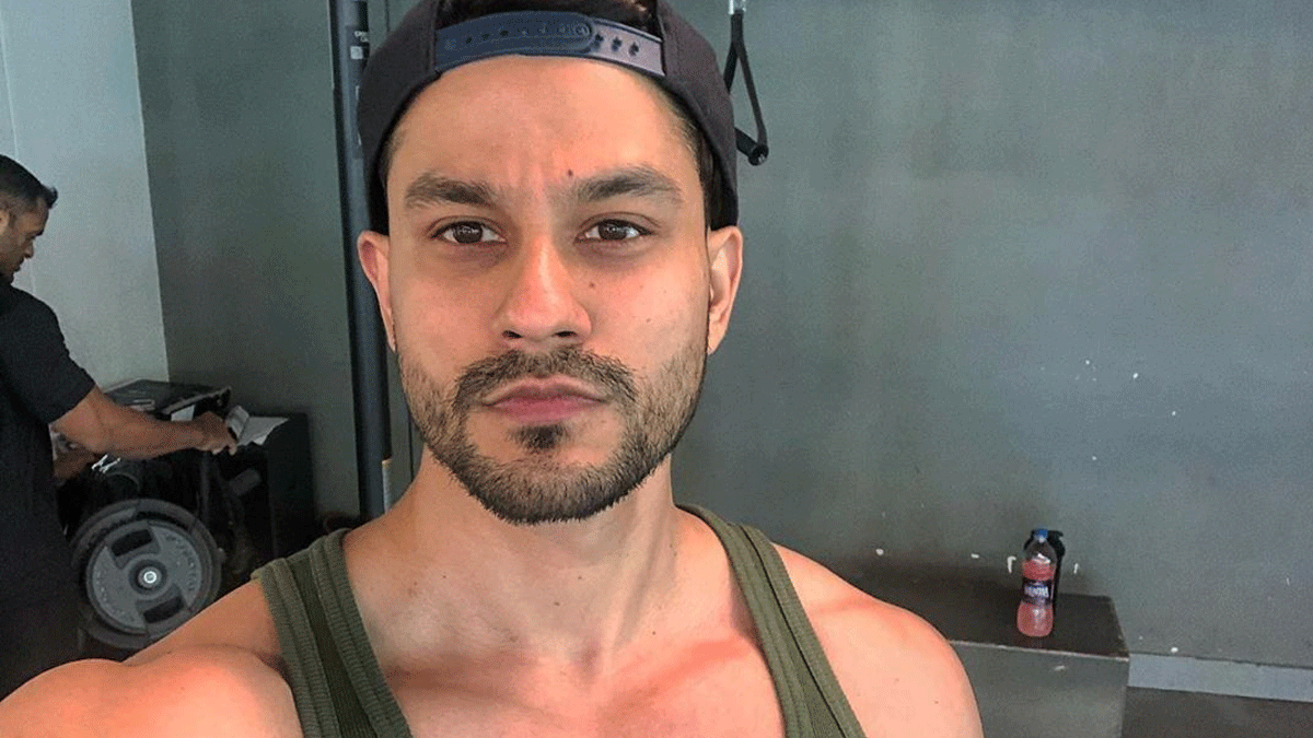 एक्टर कुणाल खेमू ने हवा में एक्सरसाइज करते हुए शेयर किया वीडियो, खुद को रखते हैं ऐसे फिट