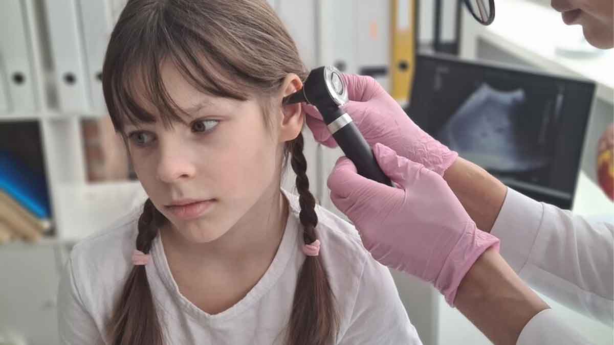 double-ear-infection-in-children-expert-lists-its-symptoms-causes