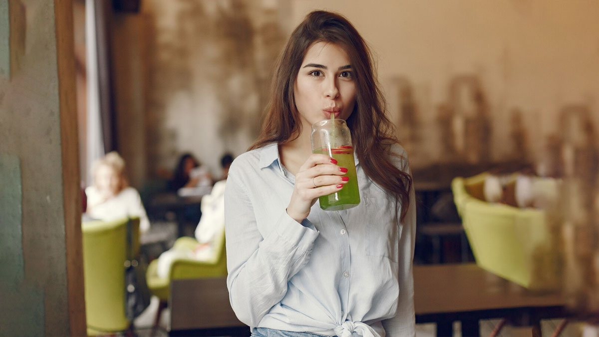 क्या बीमारी में पैकेट वाला जूस पीना चाहिए? जानें एक्सपर्ट से is it