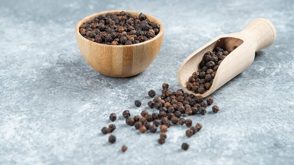 Black pepper extract for anti-inflammatory properties