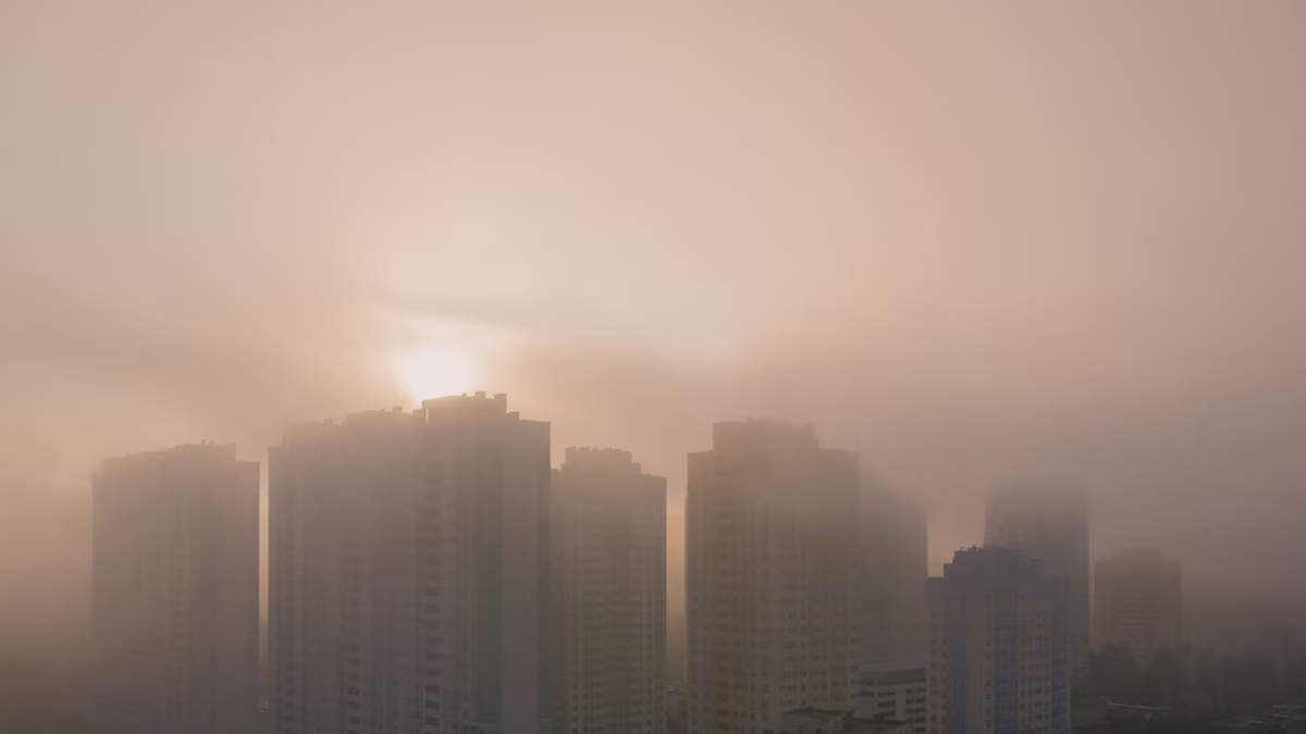 Expert Shares How Dense Fog May Worsen Rheumatic Disorders Like Arthritis And Gout