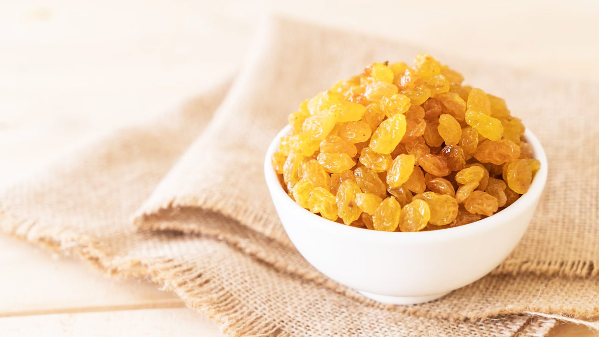 Raisins Soaked In Milk Overnight Benefits: