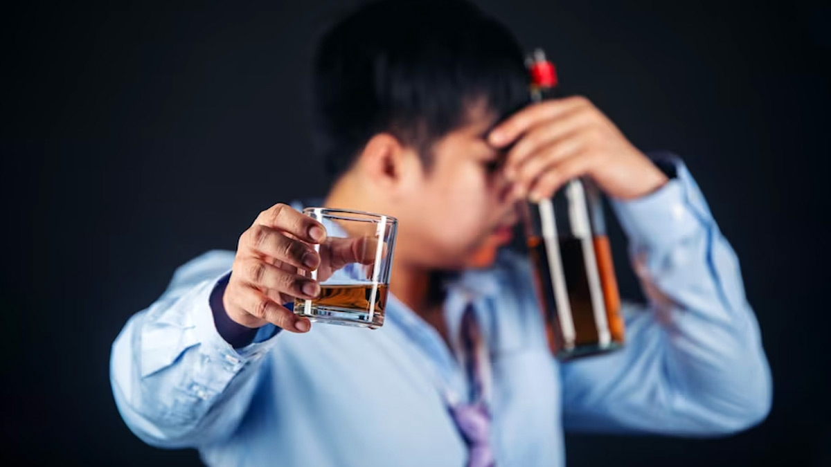 Alcohol Withdrawal Syndrome: Symptoms & How To Cope With It