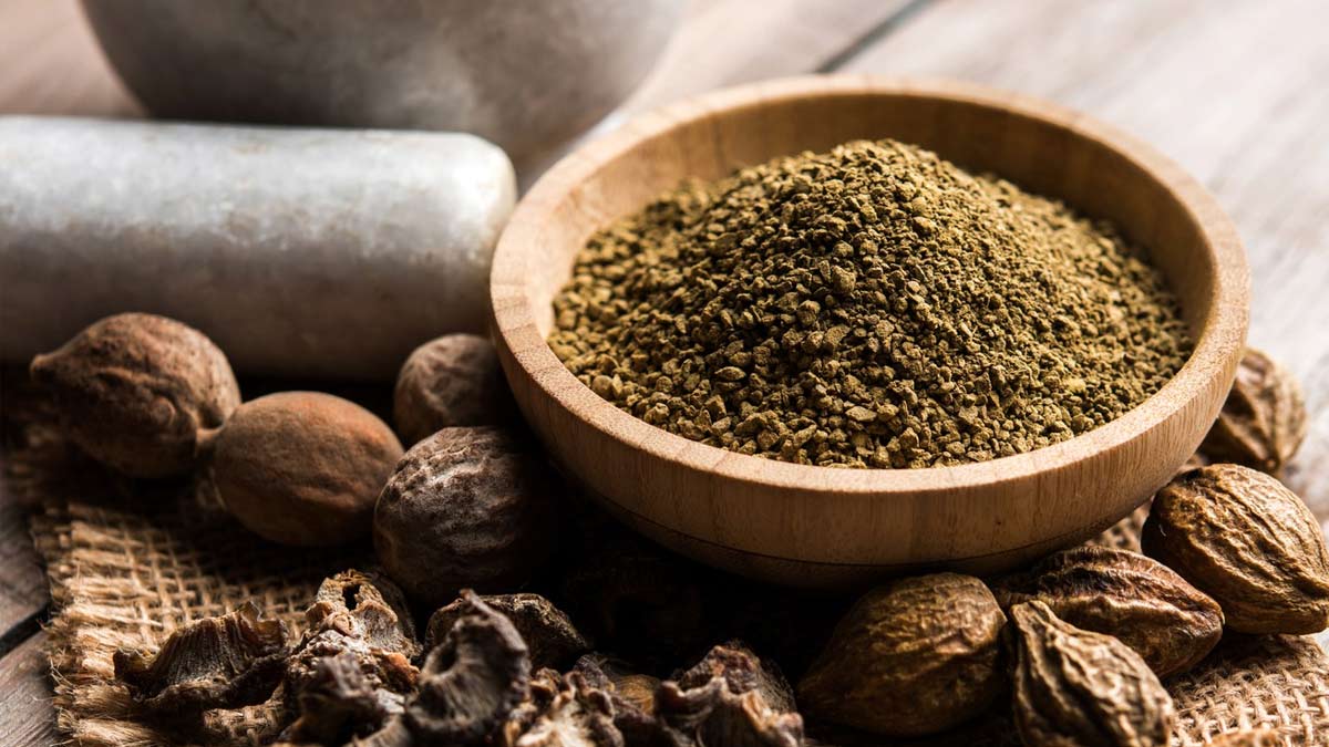 Aankho-Ki-Roshni-Badhane-Ke-Ayurvedic-Herbs