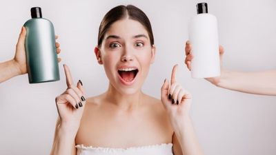 बालों को पतला बनाने के लिए करें इन चीजों से बने शैंपू का इस्तेमाल, मिलेगा फायदा
