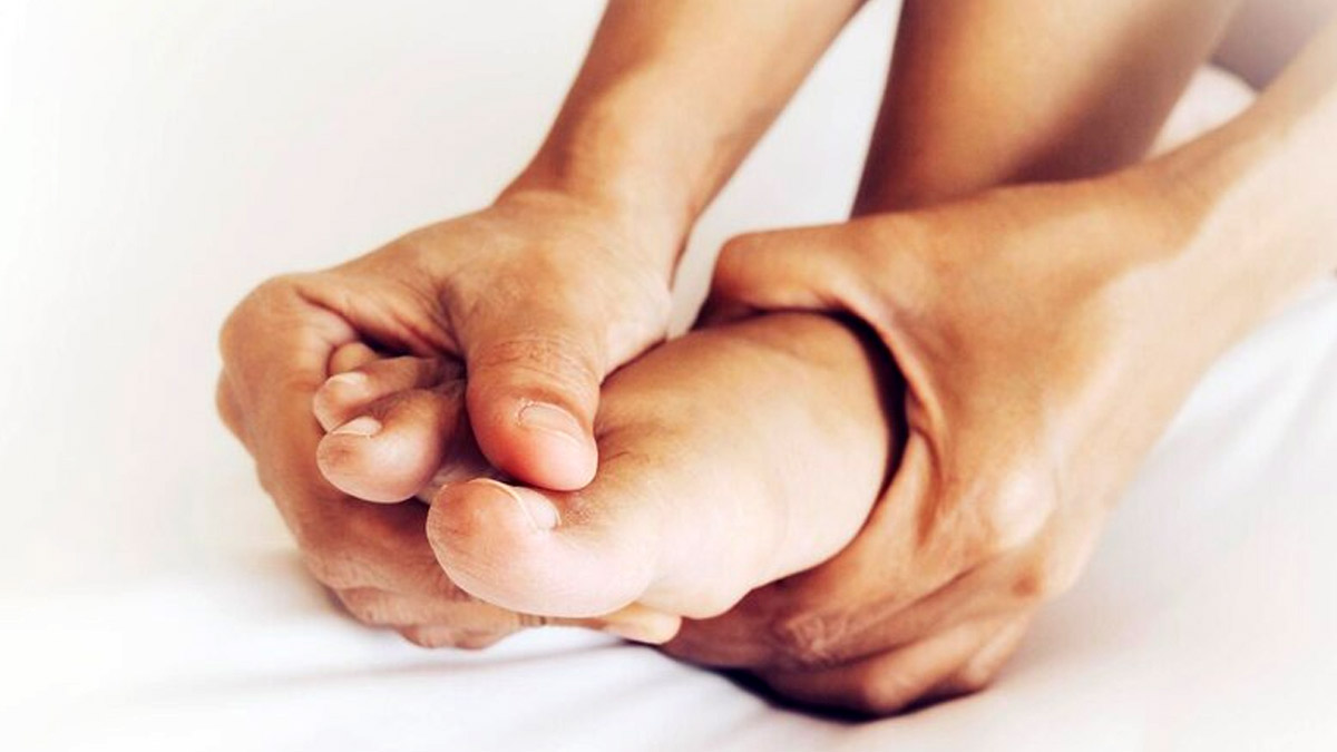 potential-causes-for-swollen-feet-onlymyhealth