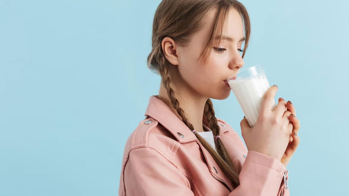 Can We Drink Turmeric Milk During Fever In Hindi