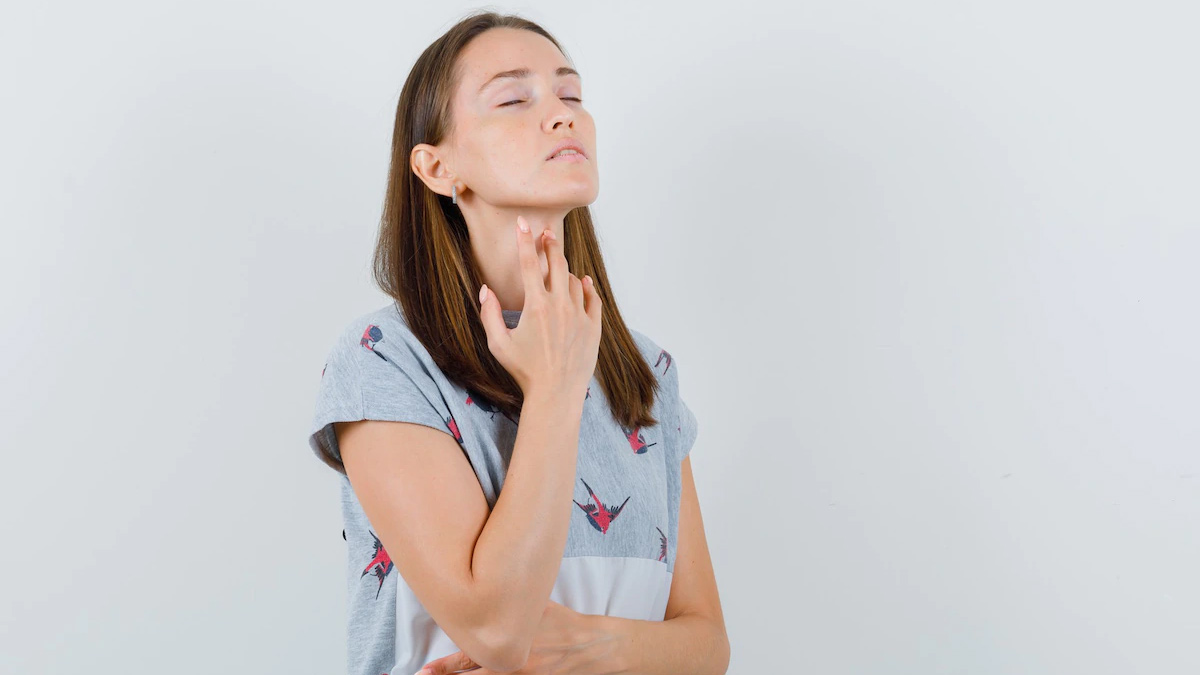 Home Remedies To Ease the Burning Sensation In Your Throat