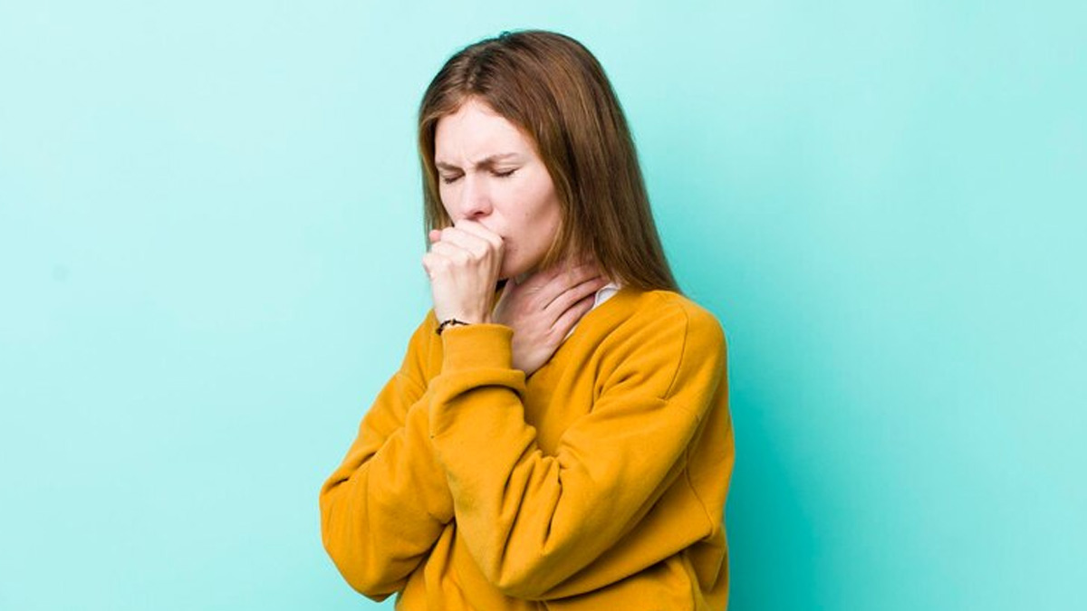 8 Tips To Deal With Sore & Scratchy Throat During Season Change ...