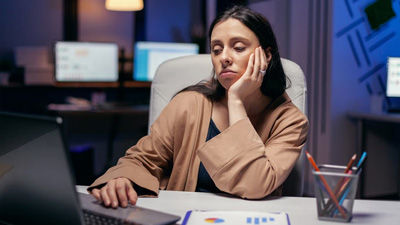 क्या नाइट शिफ्ट में काम करने से पेट की समस्याएं बढ़ जाती हैं? जानें डॉक्टर की राय