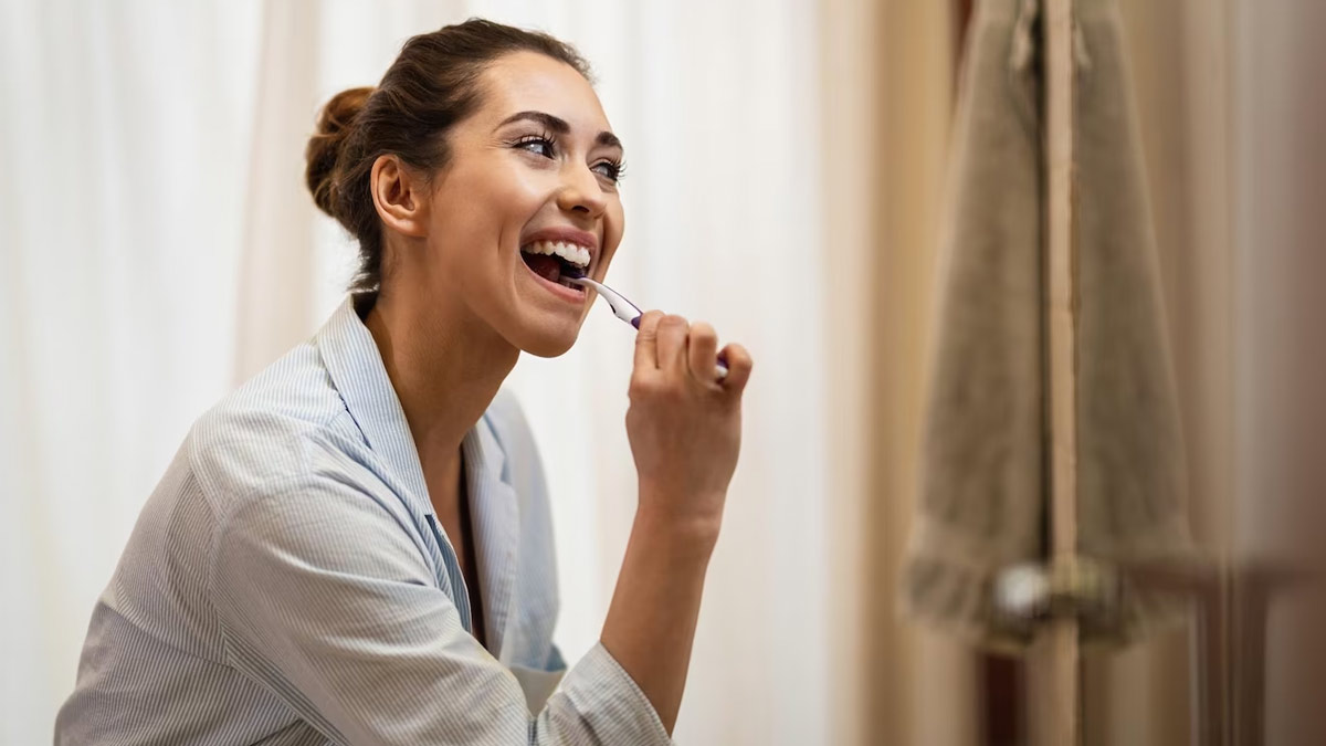 right way to clean teeth