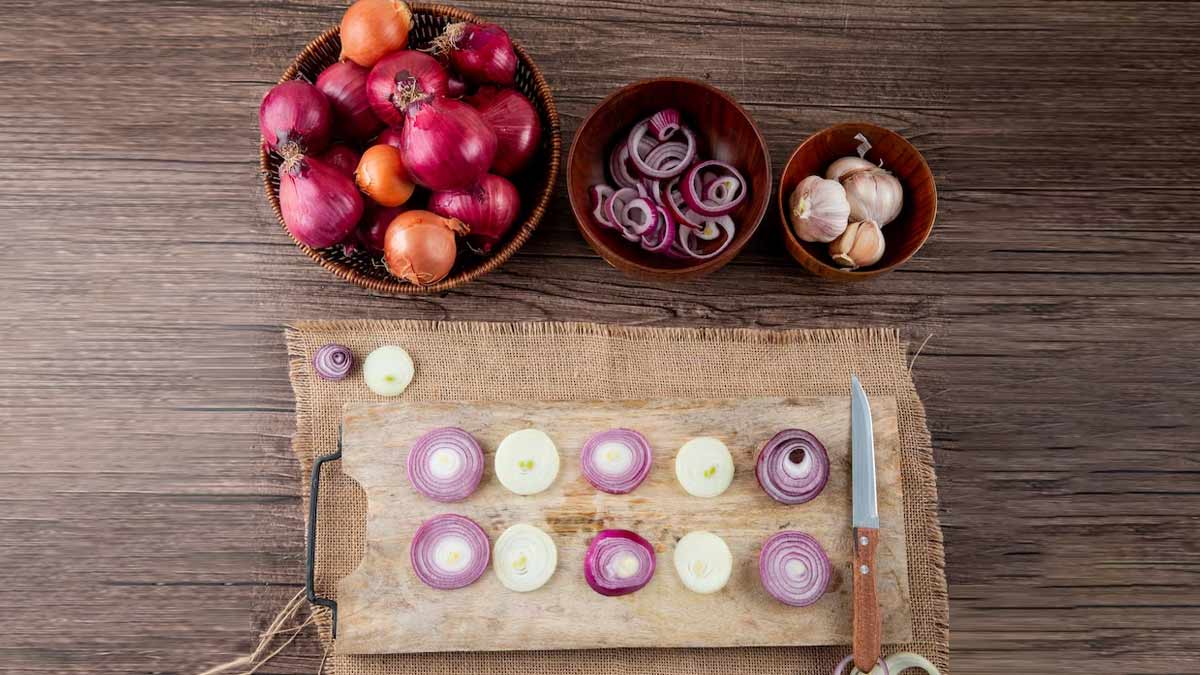 7 Health Benefits Of Eating Raw Onions OnlyMyHealth