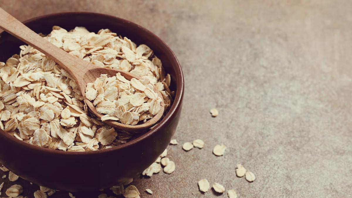 How-To-Use-Oats-For-Skin-Whitening