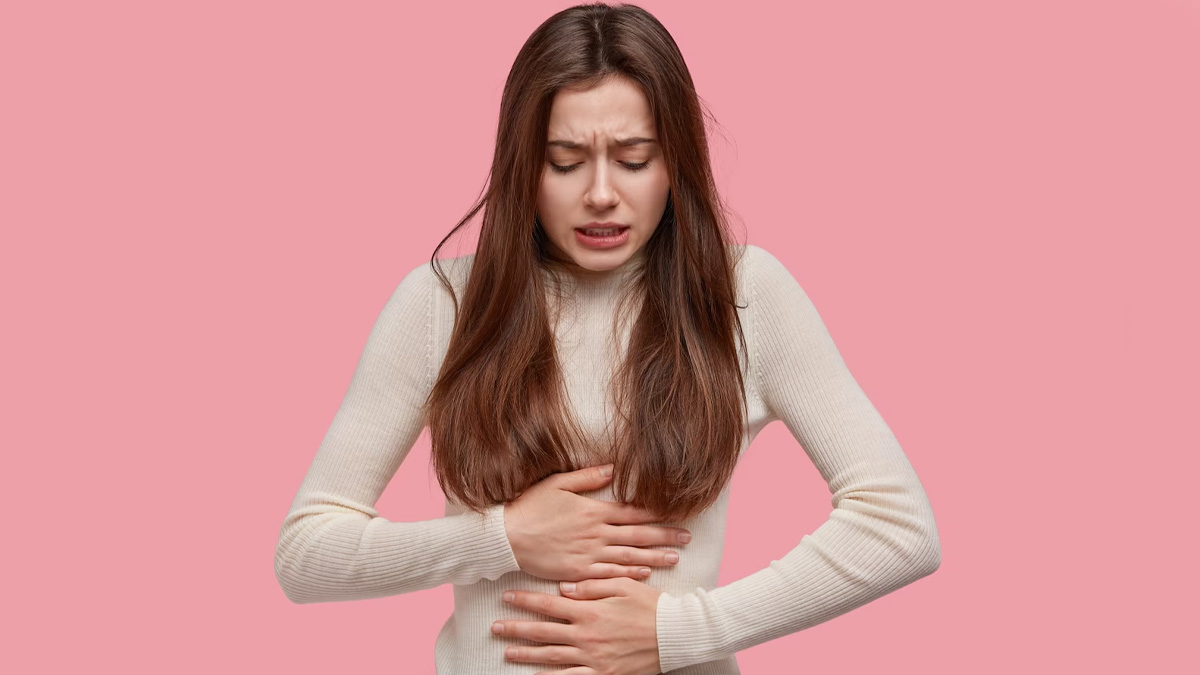 gas pain right side in hindi