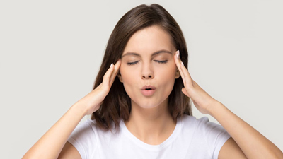 चेहरे के स्किन का ढीलापन दूर करना है? रोज करें ये 5 फेस टाइटनिंग एक्‍सरसाइज