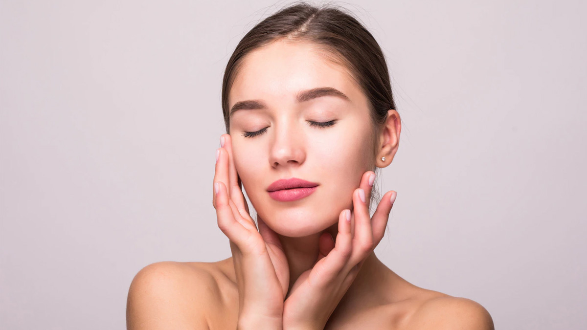 face clean with rose water