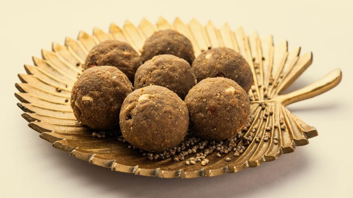 akhrot ke ladoo