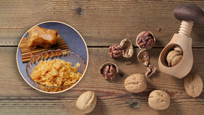 सर्दियों में खाएं अखरोट और गुड़ एक साथ, इम्यूनिटी बढ़ने के साथ मिलेंगे कई फायदे 